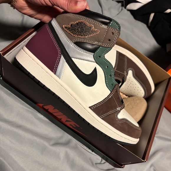 Brand new, never worn. Air Jordan One Retro hi tops - Picture 3 of 9